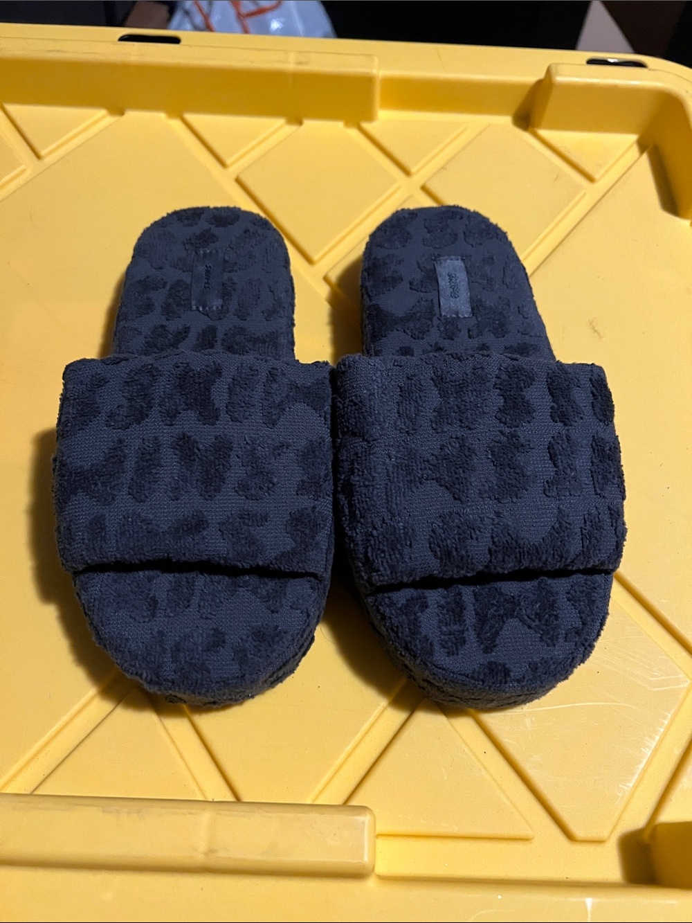 Skims Spa Terry Slippers Ash Dark Gray Logo Soft  size 35/36/37/38/39